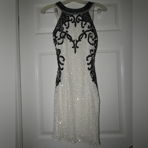 SCALA 48601 Fitted Beaded Cocktail Dress - Picture 3 of 10